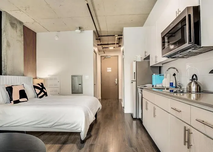 Apartment Boulevard Downtown Highrise Stu Sky Pool Parking Gym 03 Phoenix
