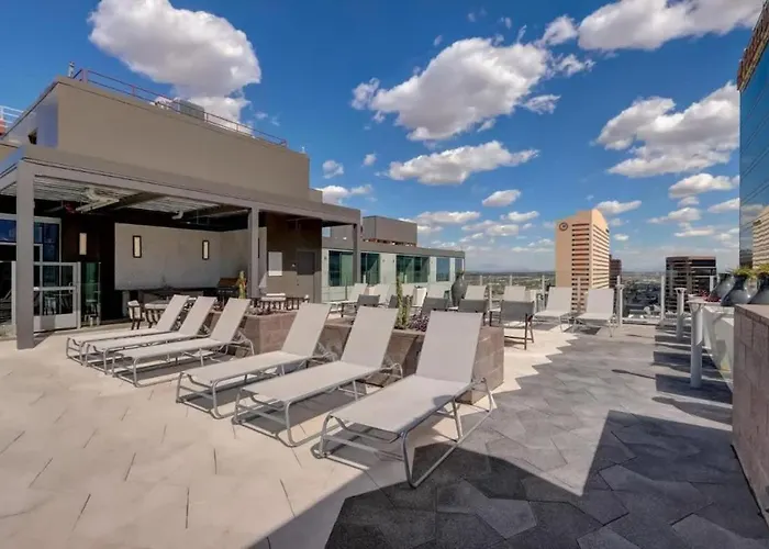 Apartment Boulevard Downtown Highrise Stu Sky Pool Parking Gym 03