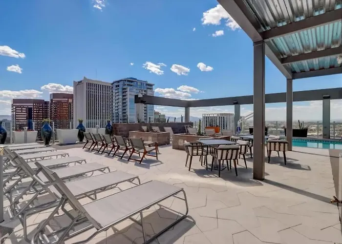 Apartment Boulevard Downtown Highrise Stu Sky Pool Parking Gym 03
